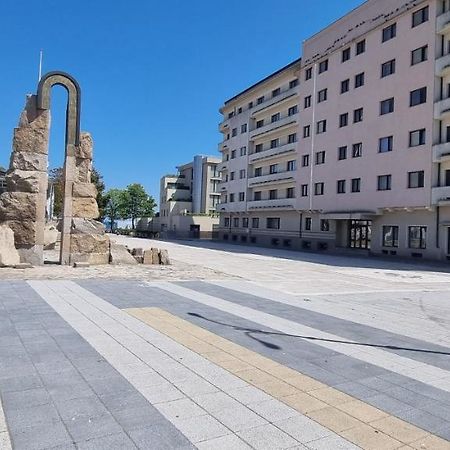 Central Apartament La Malul Marii 3 Camere & Living Μανγκάλια Εξωτερικό φωτογραφία