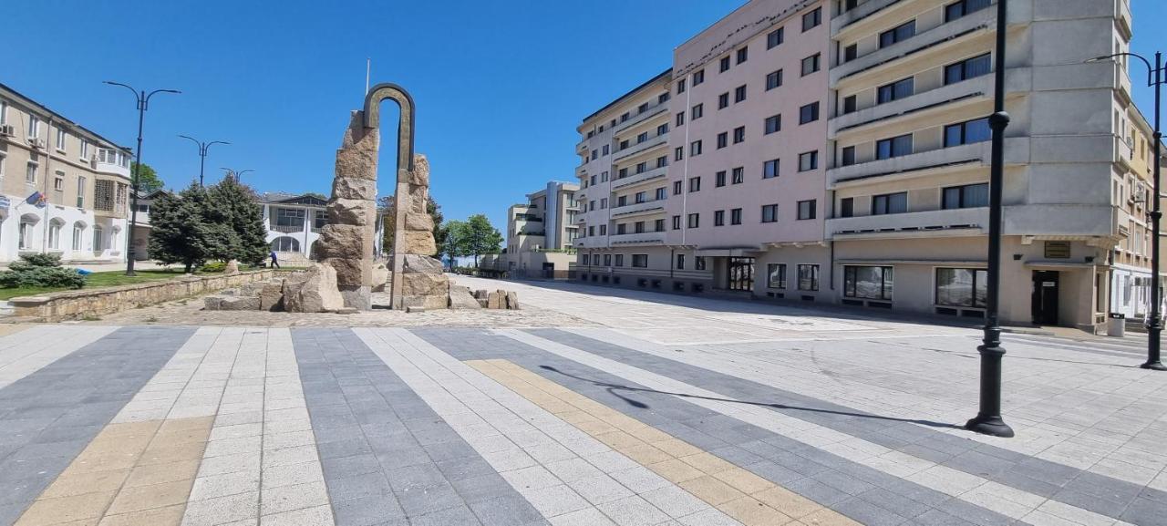 Central Apartament La Malul Marii 3 Camere & Living Μανγκάλια Εξωτερικό φωτογραφία